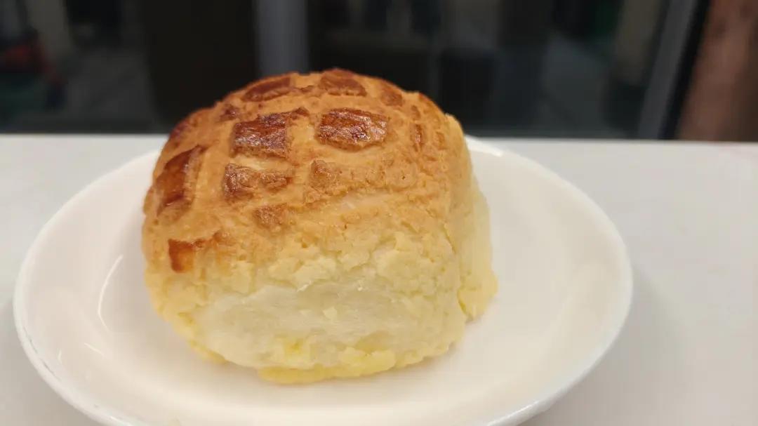 好吃到炸裂的港式菠萝包（附带制作酥皮的小视频）