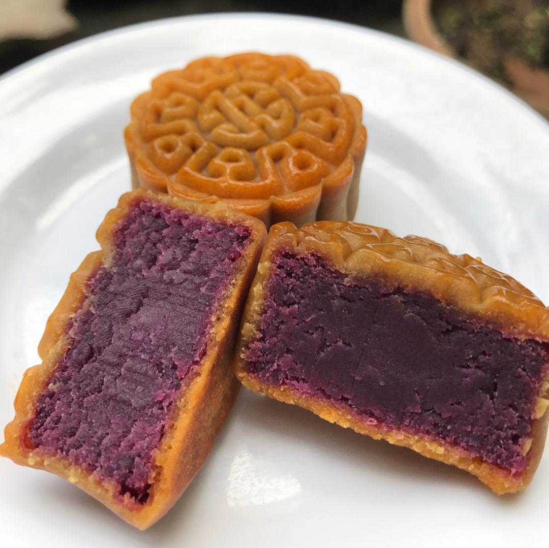 广式月饼——蛋黄莲蓉月饼