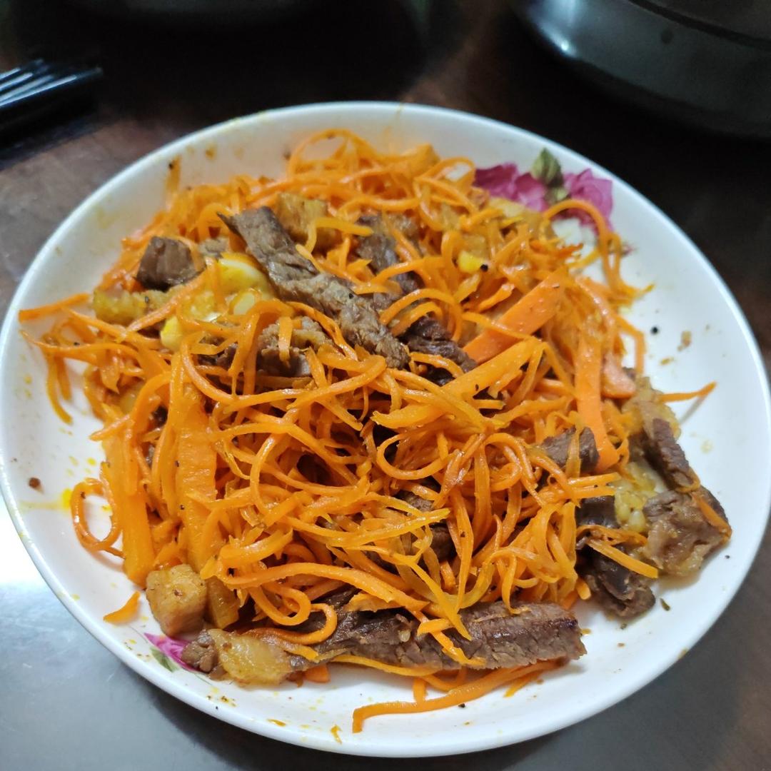超级下饭胡萝卜丝炒肉