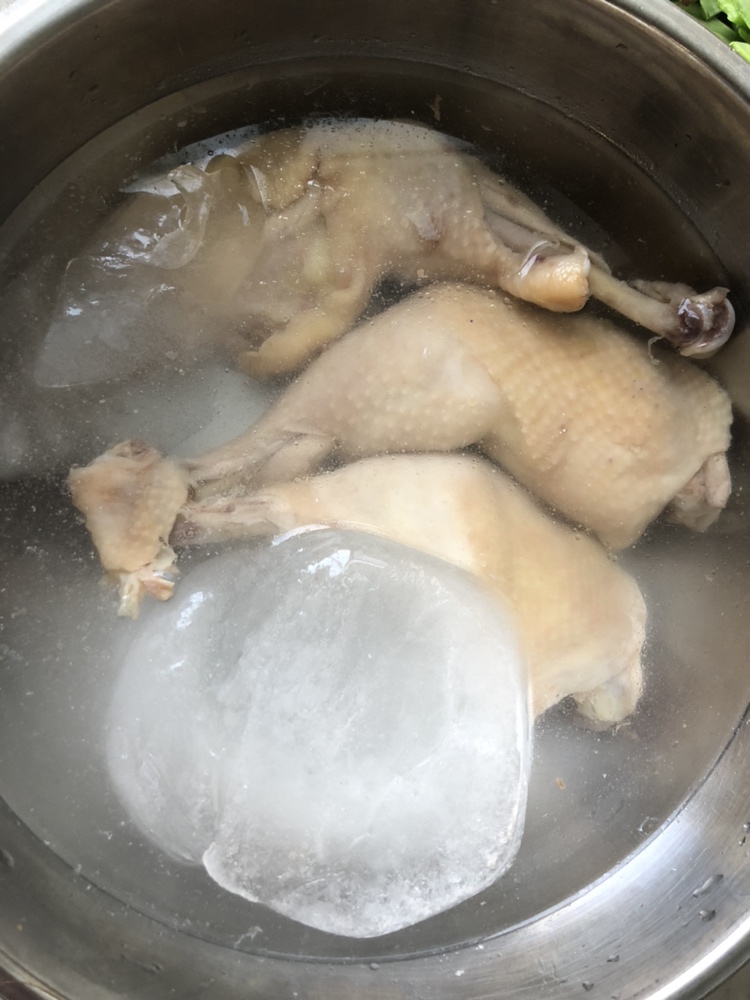 快手宴客菜口水鸡的做法 步骤2