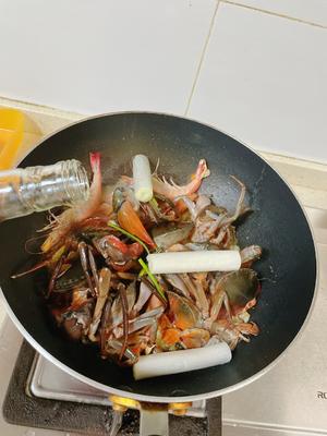 米其林三星餐厅新荣记食谱-青蟹烧土豆 90的做法 步骤5
