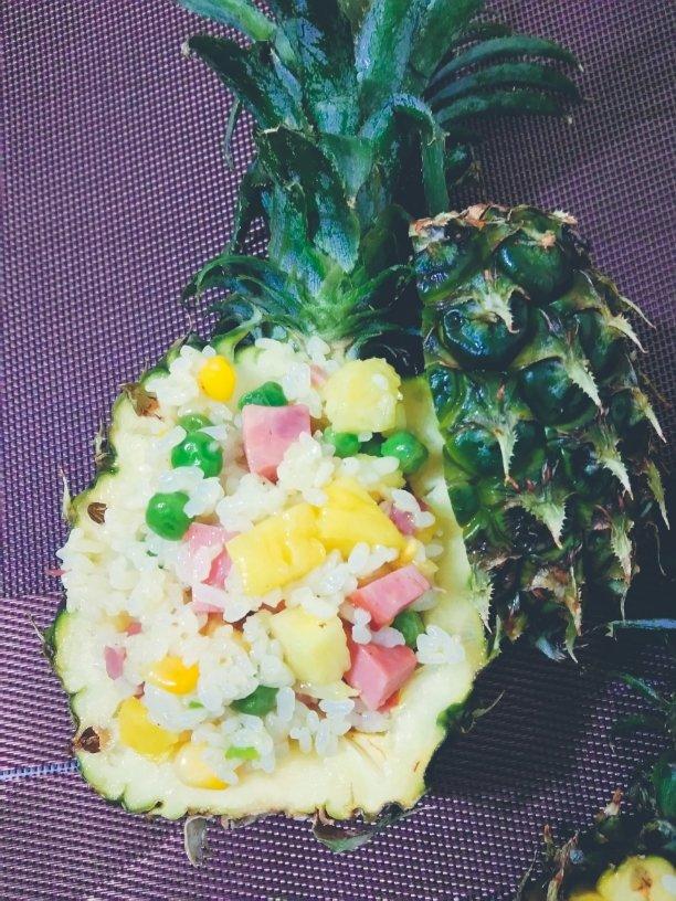 五彩菠萝饭