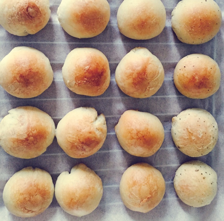 萌得掉渣渣的蛋黄酥