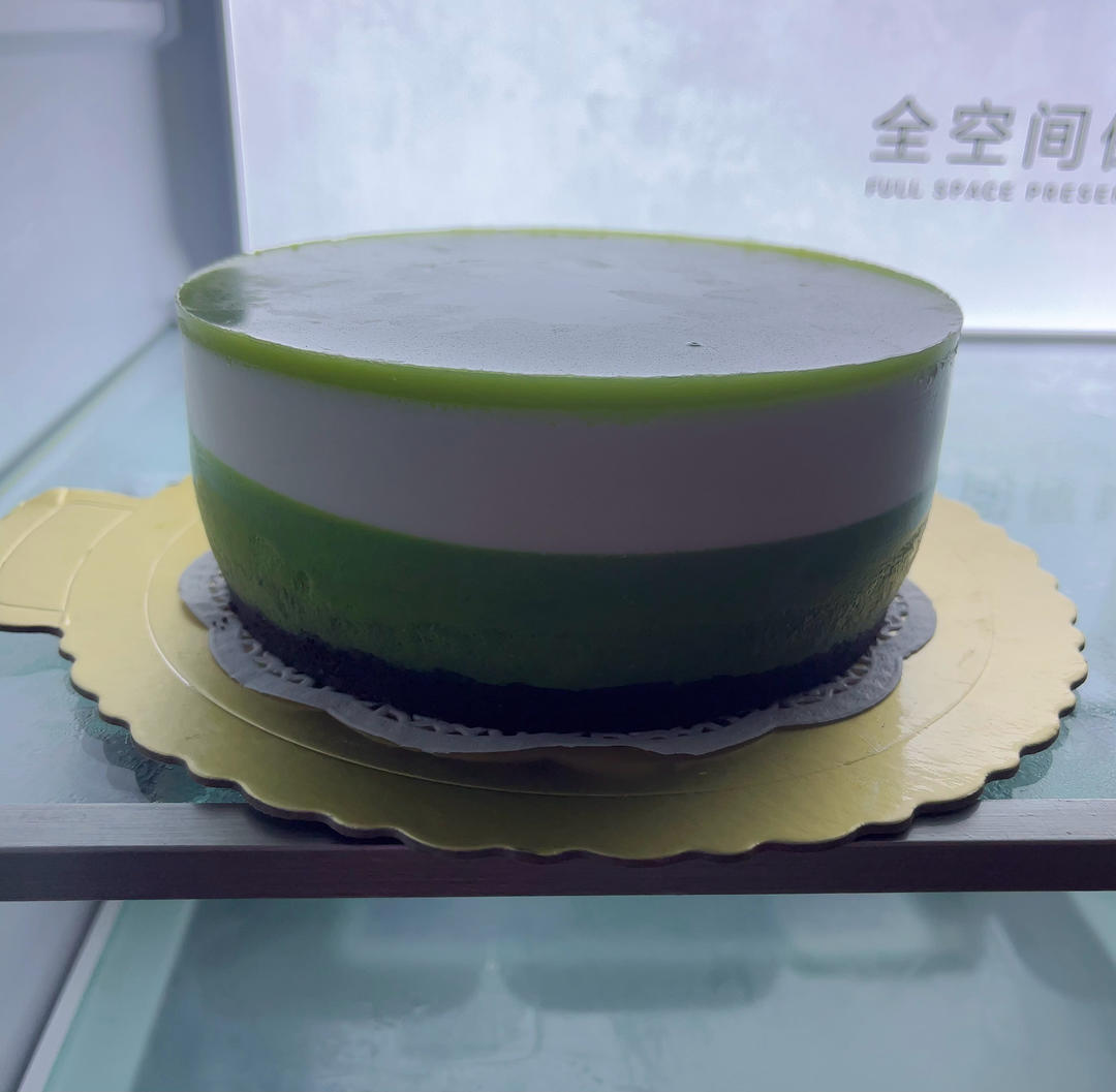 开心果慕斯配香草椰子慕斯