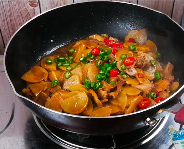 老王今天做土豆片炒肉，图文全教程