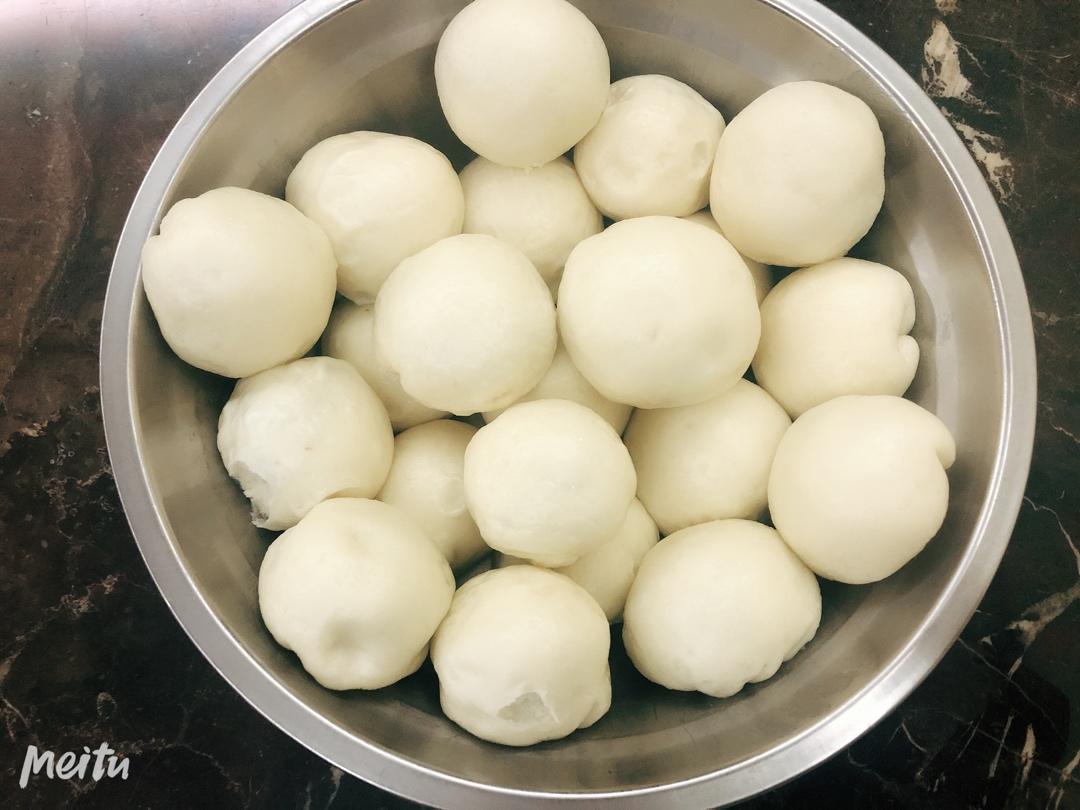 香软红豆包