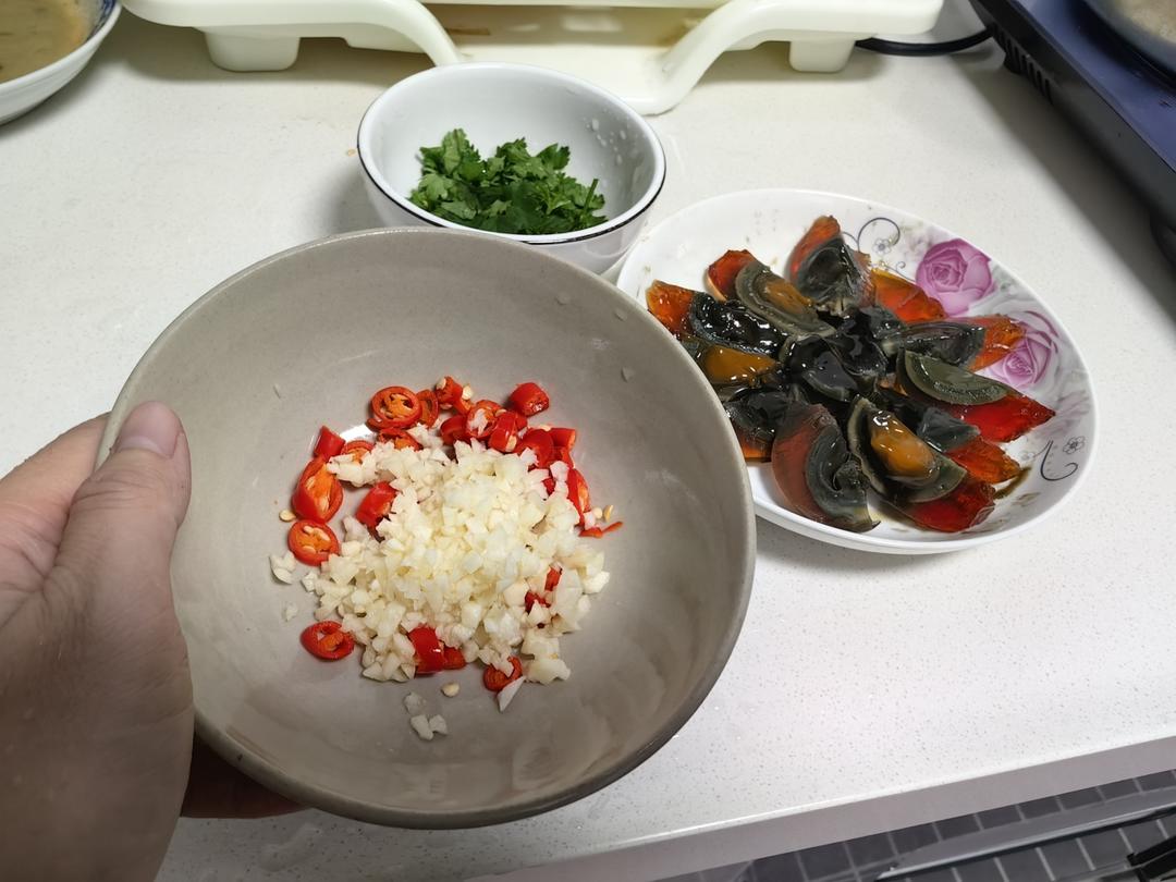 凉拌皮蛋