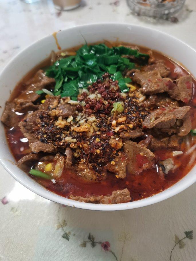厨师长教你：“水煮肉片”的正宗做法，这味道真的很四川