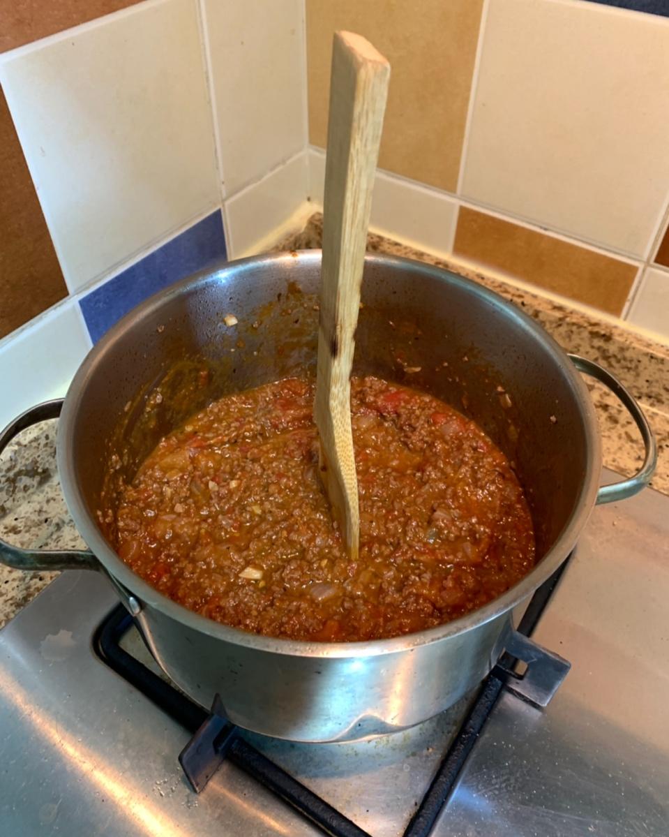 熬一锅意式肉酱，做尽你爱的美食。千层面~披萨~意面~咸派~you name it!