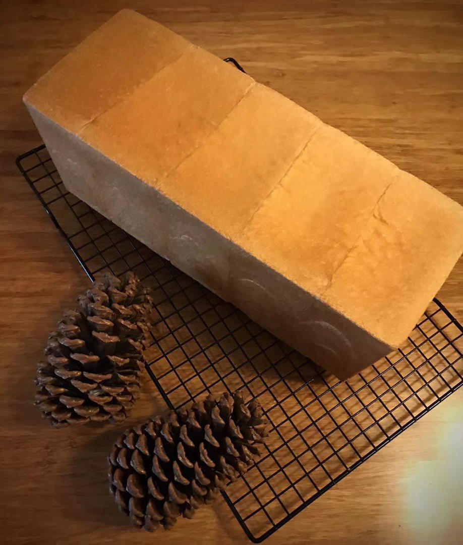 组织超棒的三明治白切吐司