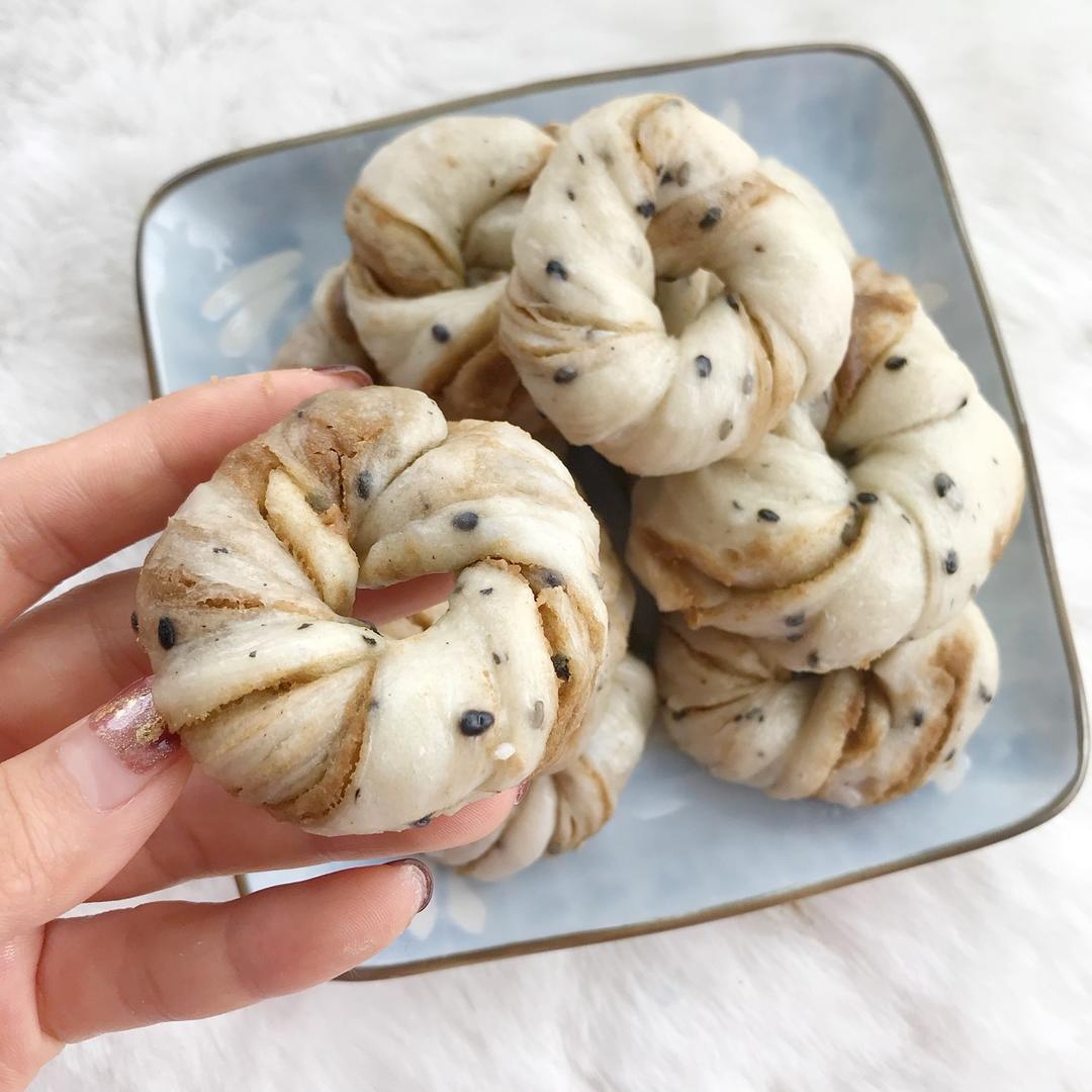 堂妈教你做麻酱黑芝麻花卷