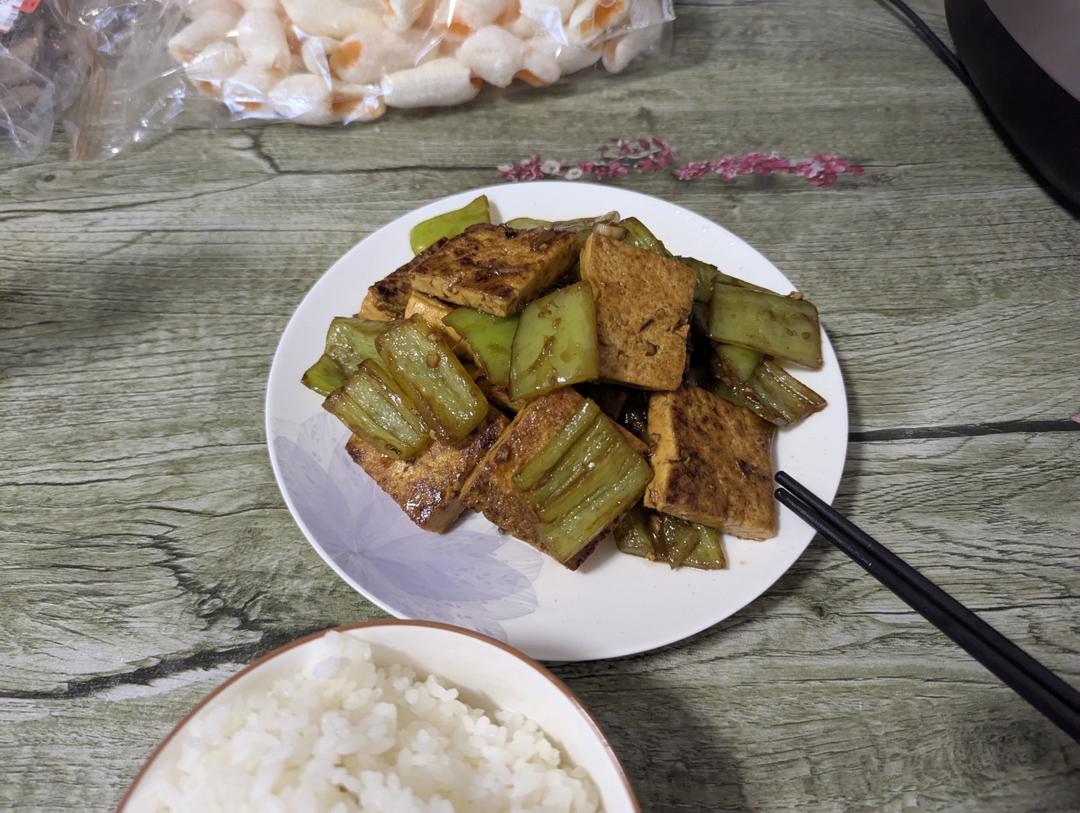 青椒炒豆腐