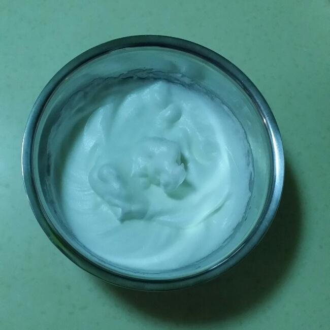 低脂红糖红豆香蕉戚风蛋糕的做法 步骤2