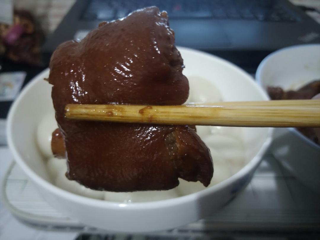 美味的家常菜：红烧猪蹄