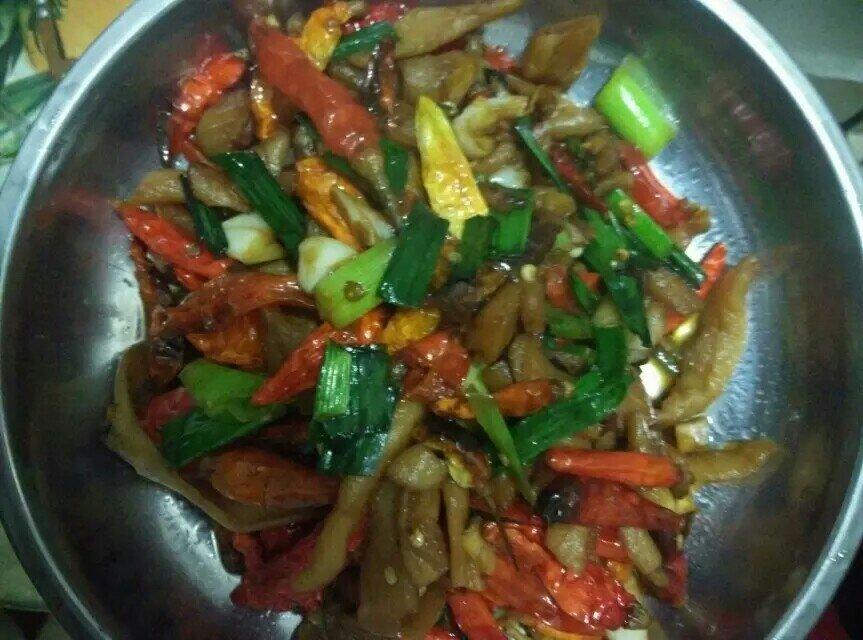 干辣椒炒干萝卜