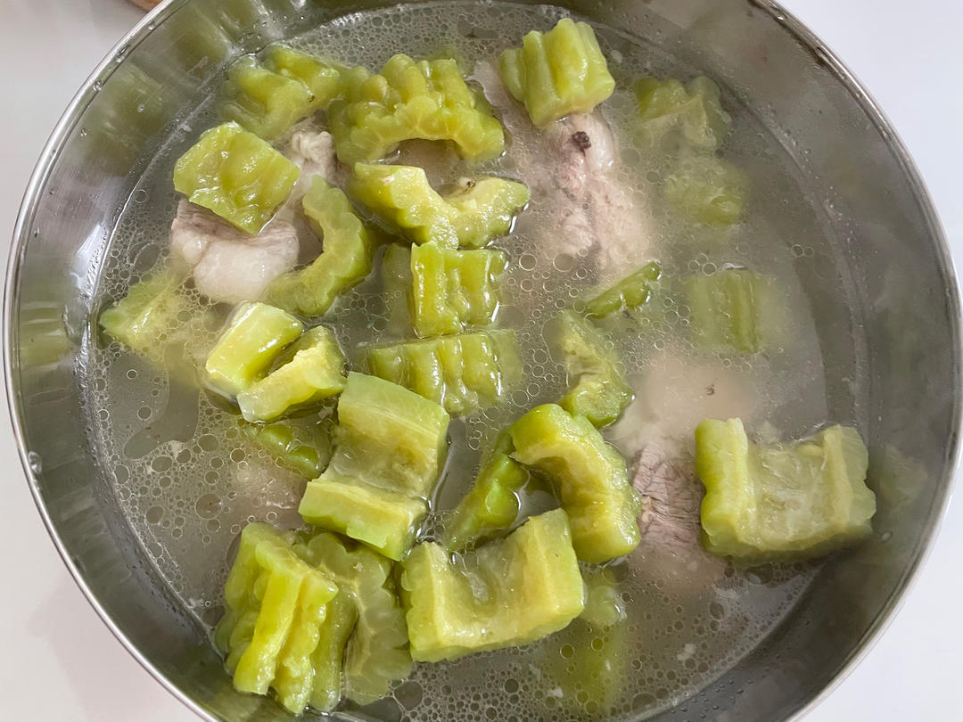 苦瓜排骨汤