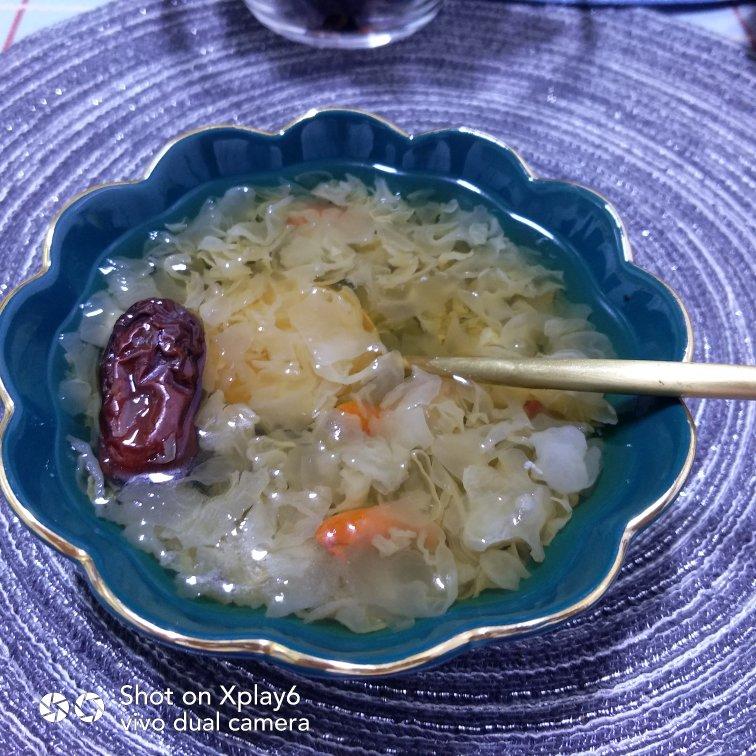 桃胶银耳羹