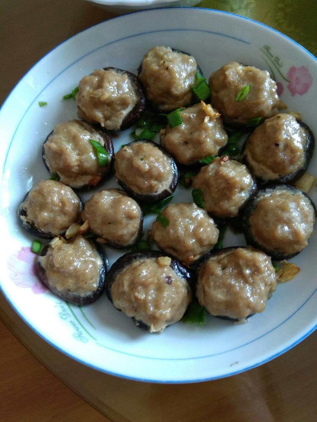 美味的肉酿香菇～～孩子爱吃的下饭菜