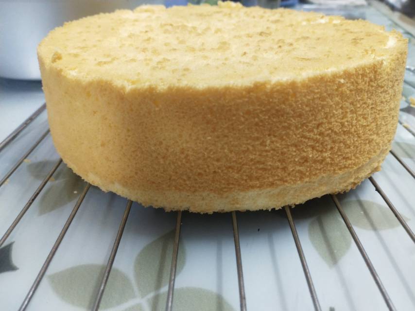 烤箱做蛋糕（戚风蛋糕的做法）