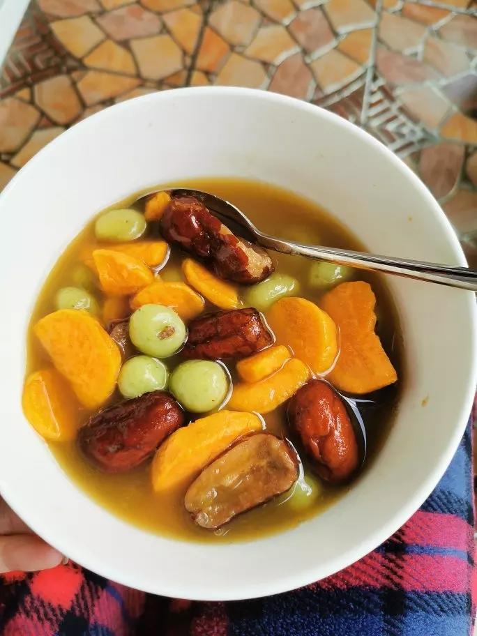 女人要多吃这道甜品，健脾补血，做法简单，比天天敷面膜要强