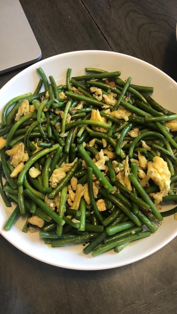 两分钟做好蒜苔炒鸡蛋