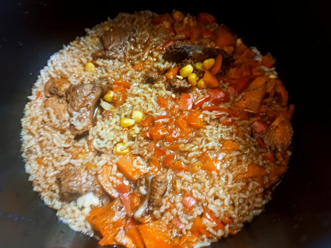【排骨焖饭】