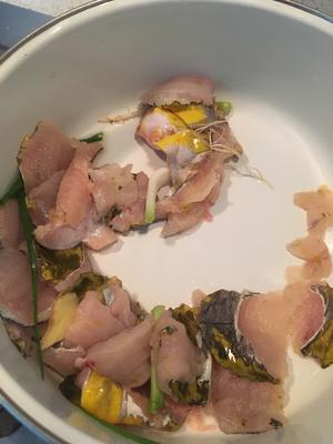 紫苏酸菜黄骨鱼的做法 步骤9