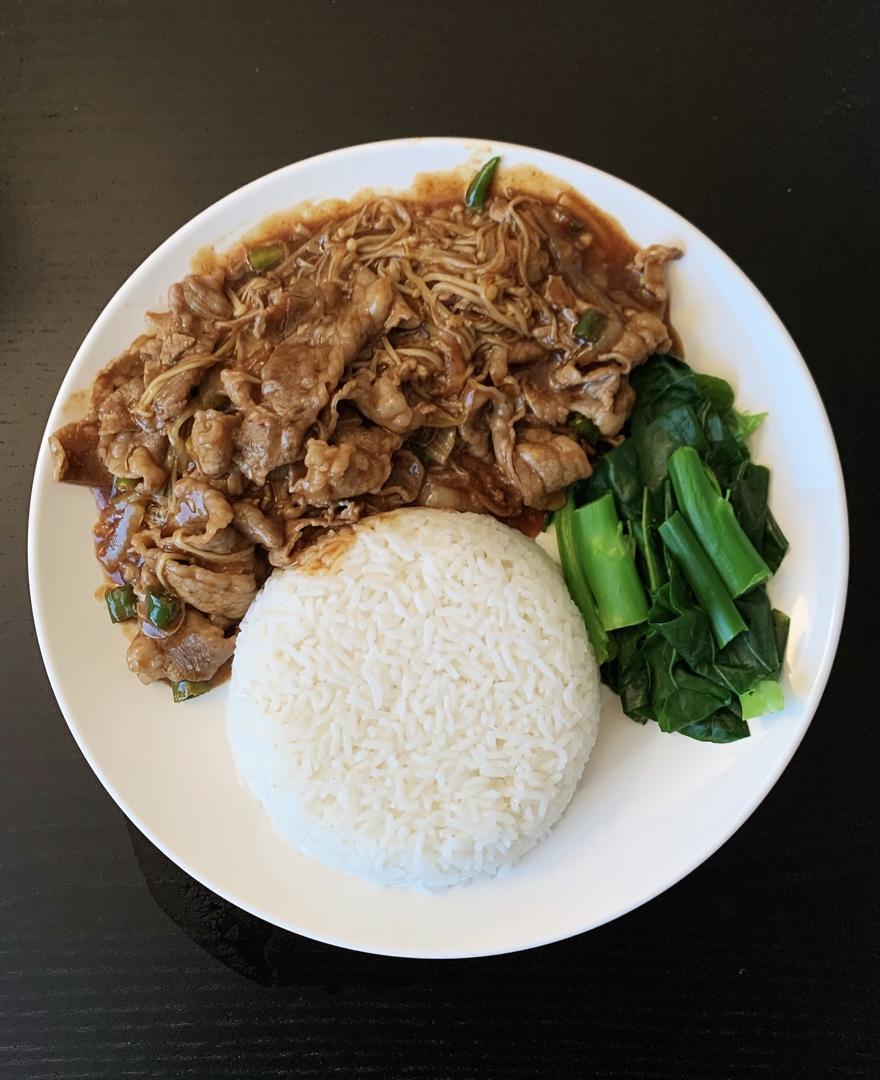 肥牛金针菇盖饭