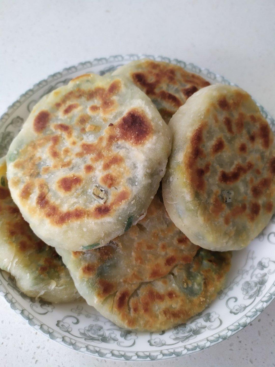 嗨皮韩做的家常素三鲜馅饼薄皮大馅凉了也不硬附细节视频详解