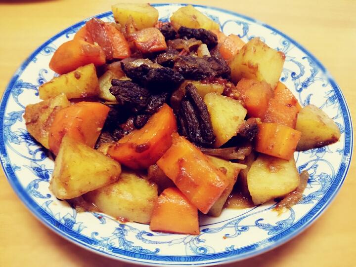红烧牛肉土豆 （独家秘制）