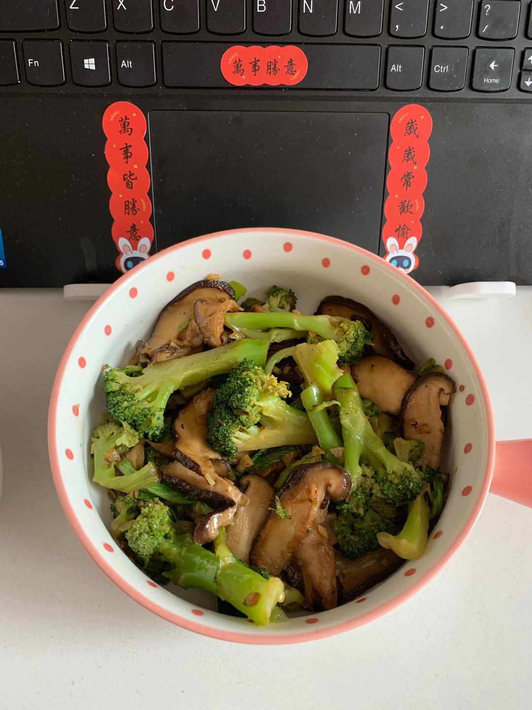 低脂好吃的西兰花炒香菇