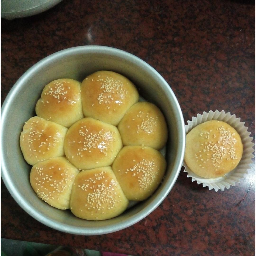 大人小孩都爱不释口的【蜂蜜牛奶小餐包】