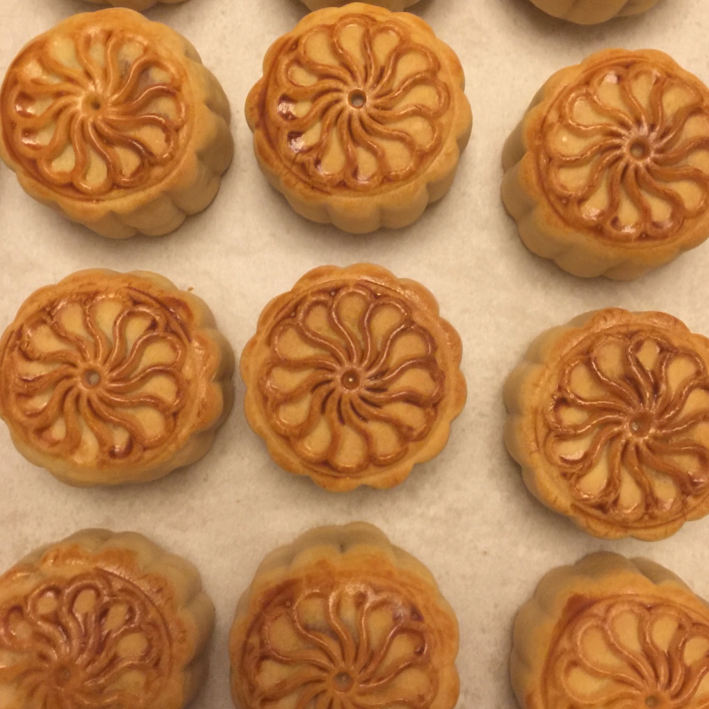 广式月饼—蛋黄莲蓉月饼