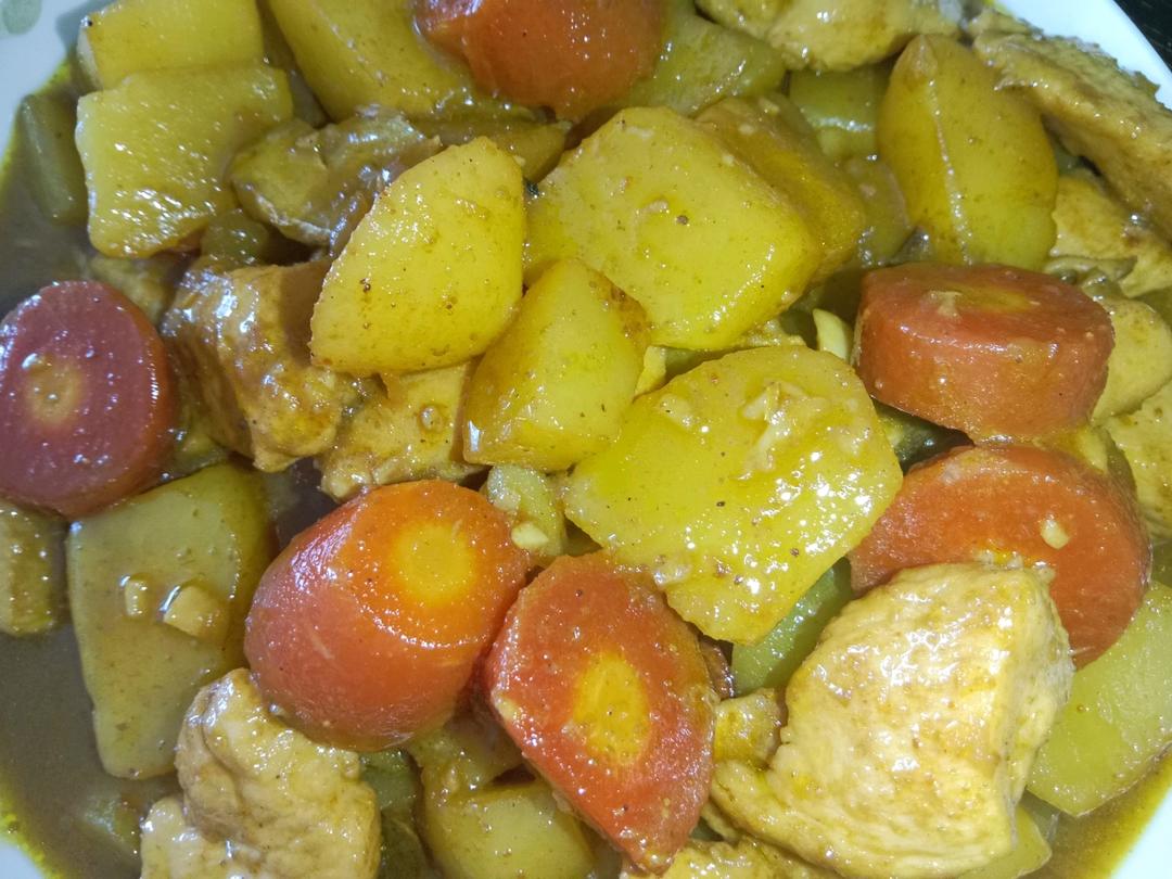 鸡肉咖喱土豆（懒人一定要收藏的菜谱😄）