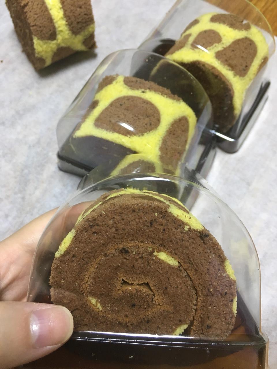 奶牛蛋糕卷+长颈鹿蛋糕卷