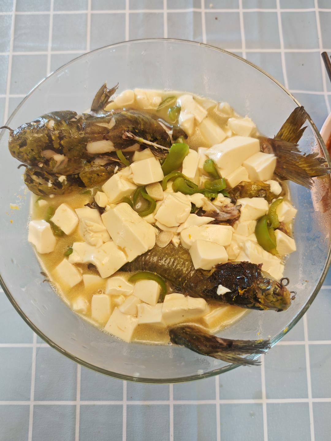 鲜掉舌头的豆腐黄鸭叫。黄辣丁。汪刺鱼。昂刺鱼。。。