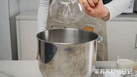 纯奶手撕吐司的做法 步骤1