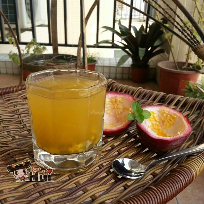惠妈妈hui做的百香果蜂蜜绿茶