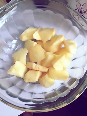 小白菜炖土豆 东北菜的做法 步骤1