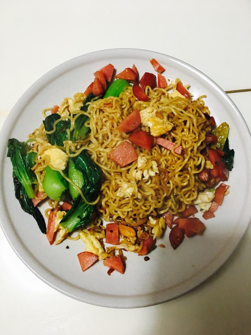 路边摊风味炒方便面