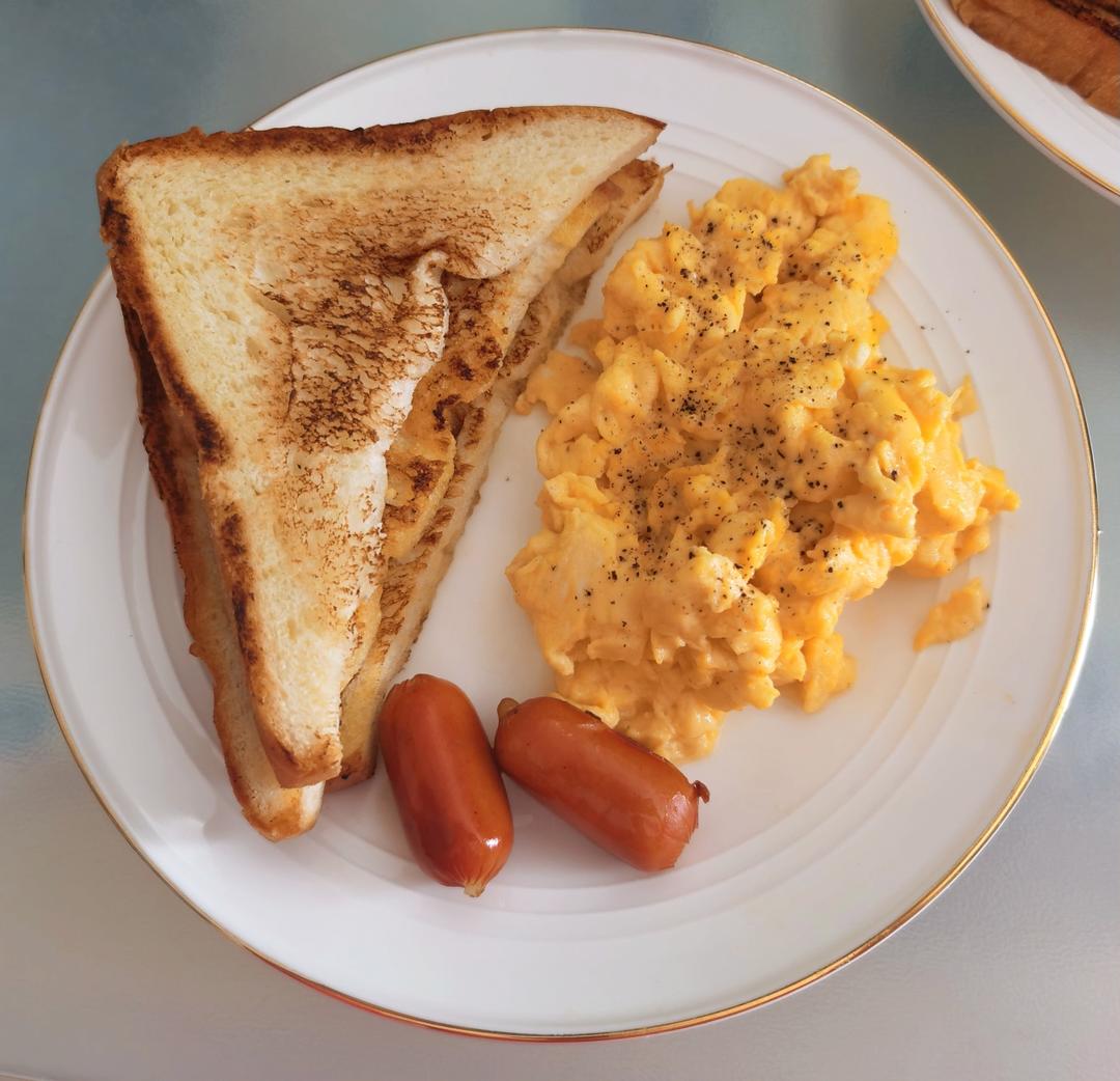 美式炒蛋 scrambled eggs