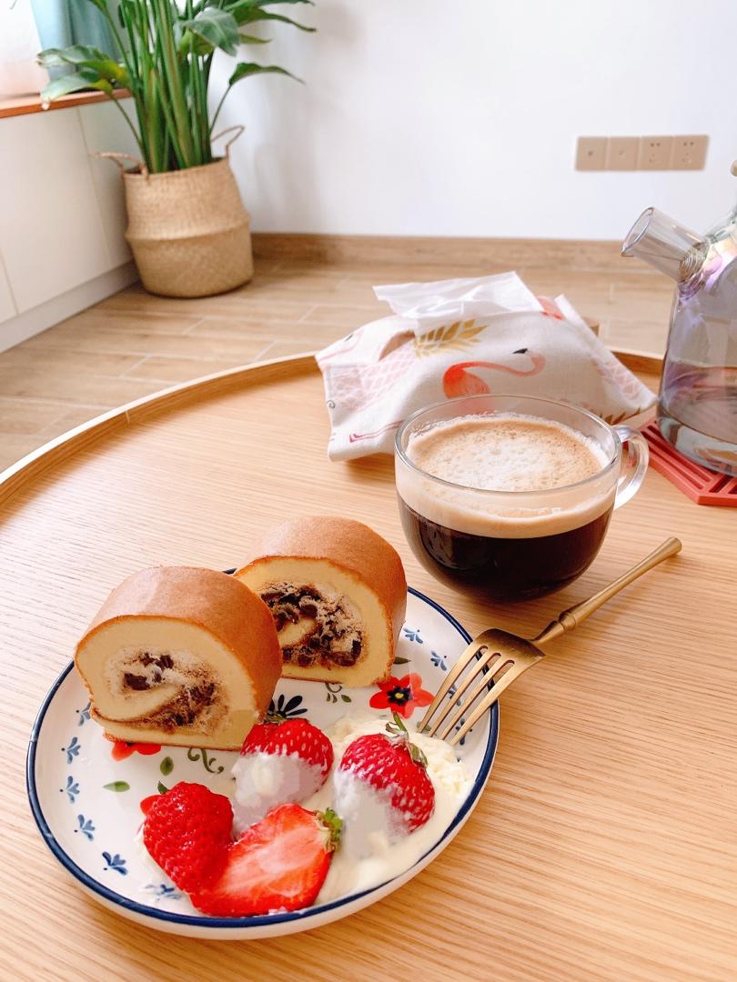 胖乎乎奶油芒果卷/不开裂不掉皮全过程详细图解烘焙视频/蛋糕篇6：「厚卷」