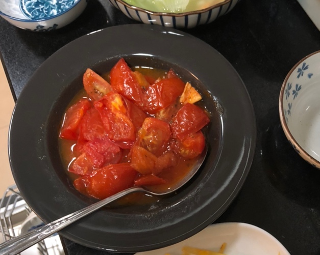 一人食下饭菜～香草番茄的做法
