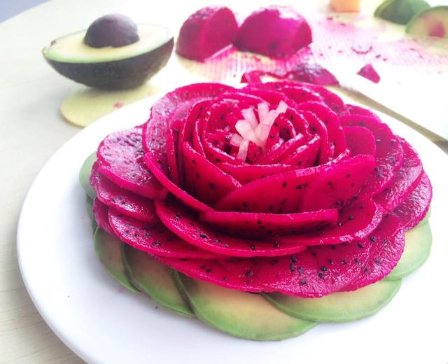 火龙果花，美丽的水果摆盘的做法