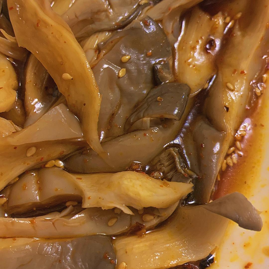 拌一盘光一盘‼️好吃到无法停下来的节奏😋😋凉拌平菇