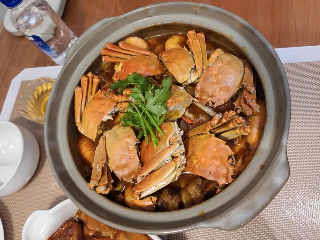胖哥俩肉蟹煲