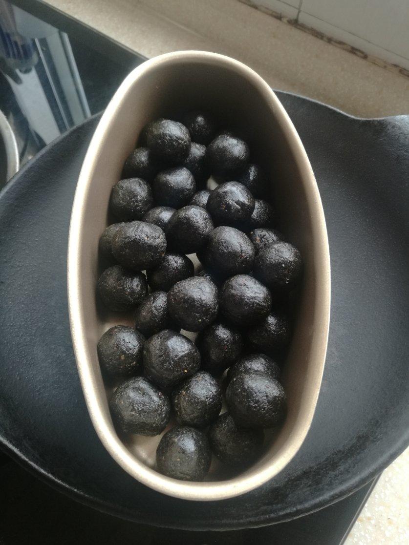 一叶知秋lj做的超简单乌发黑芝麻丸