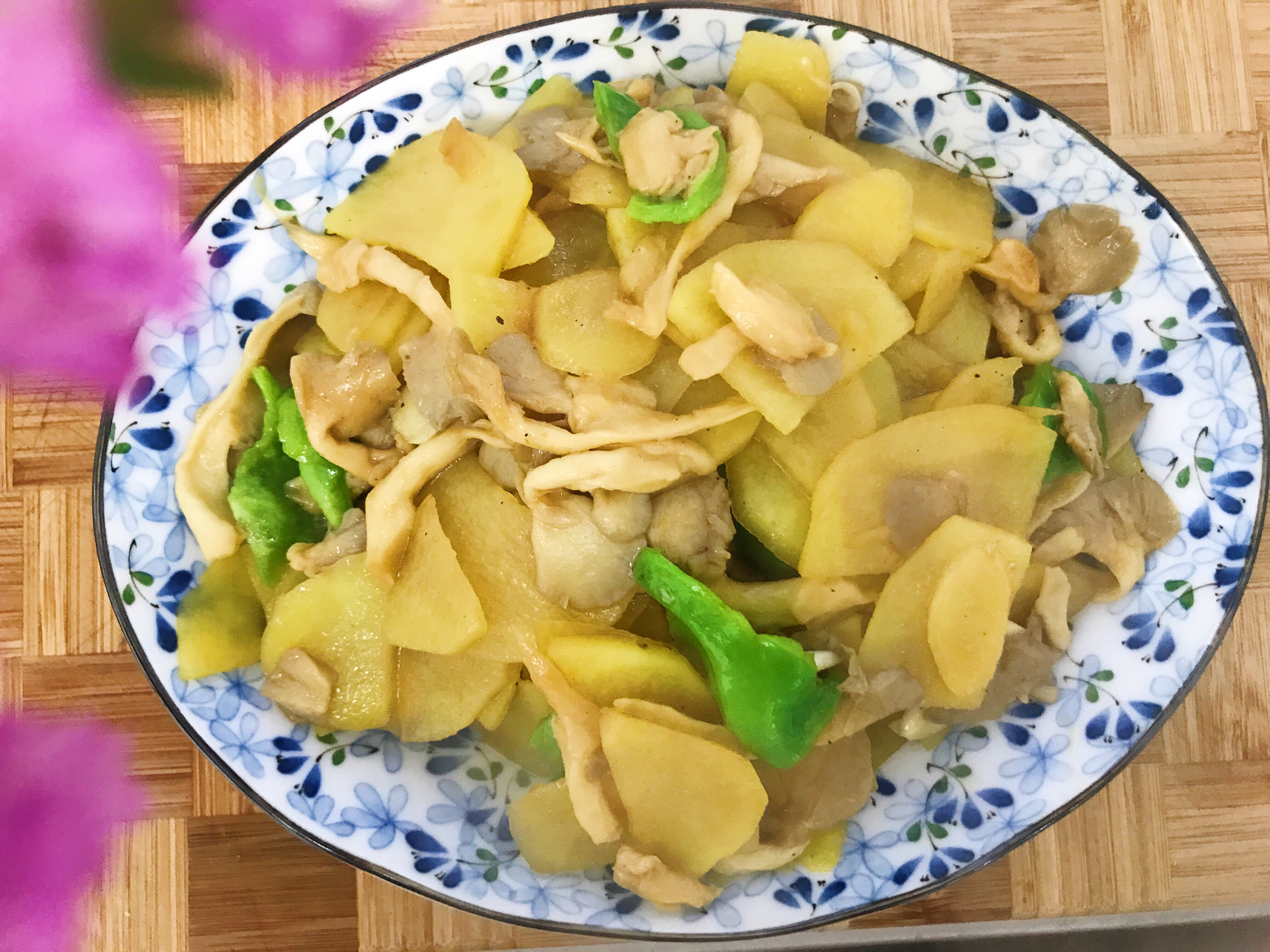 素炒黄蘑土豆片