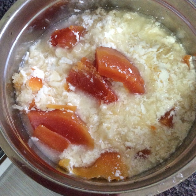冰糖银耳牛奶炖木瓜