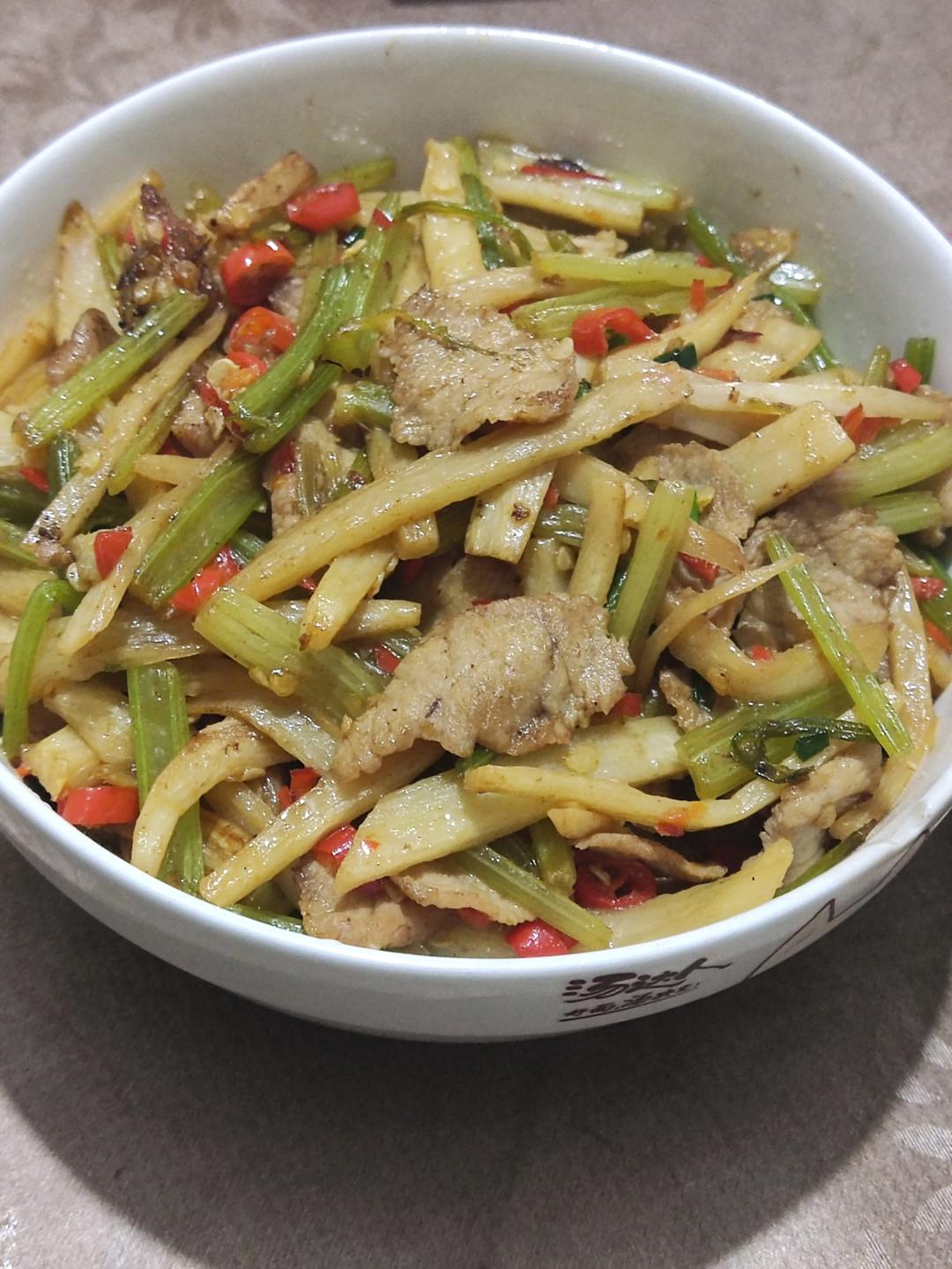 高血压、瘦身、便秘首选芹菜茭白肉丝